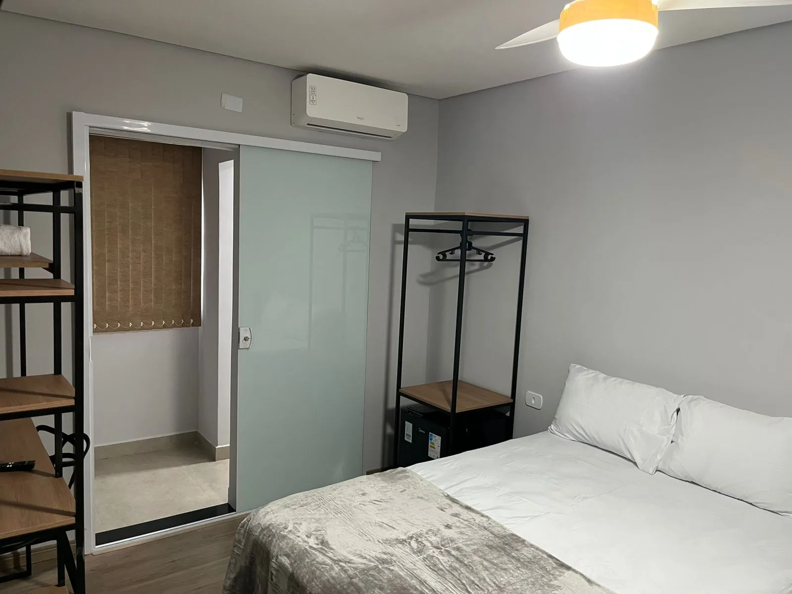 Quarto confortável com cama queen size - Hotel em Careaçu